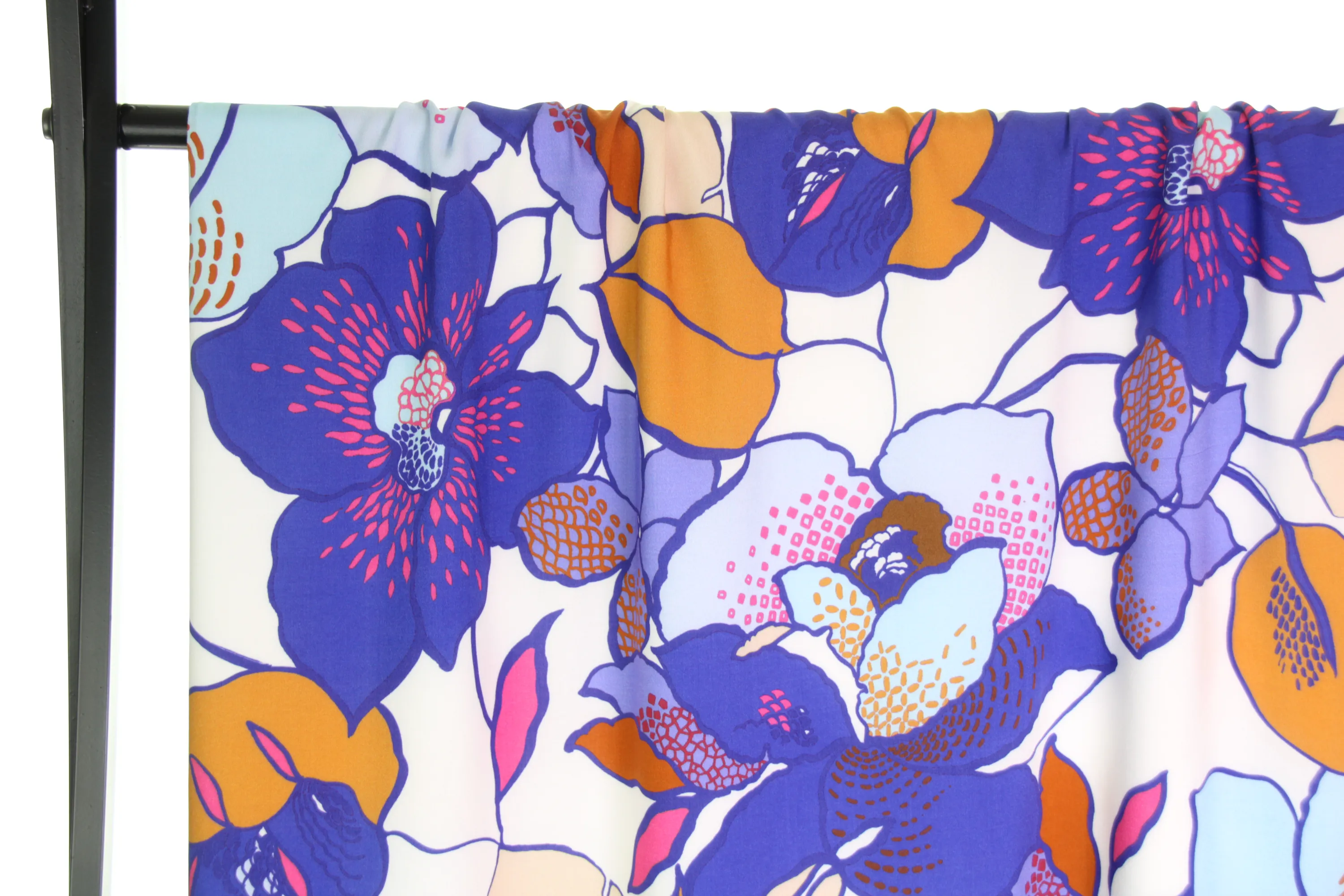 Viscose 'white and blue flowers'     - Atelier Jupe -
